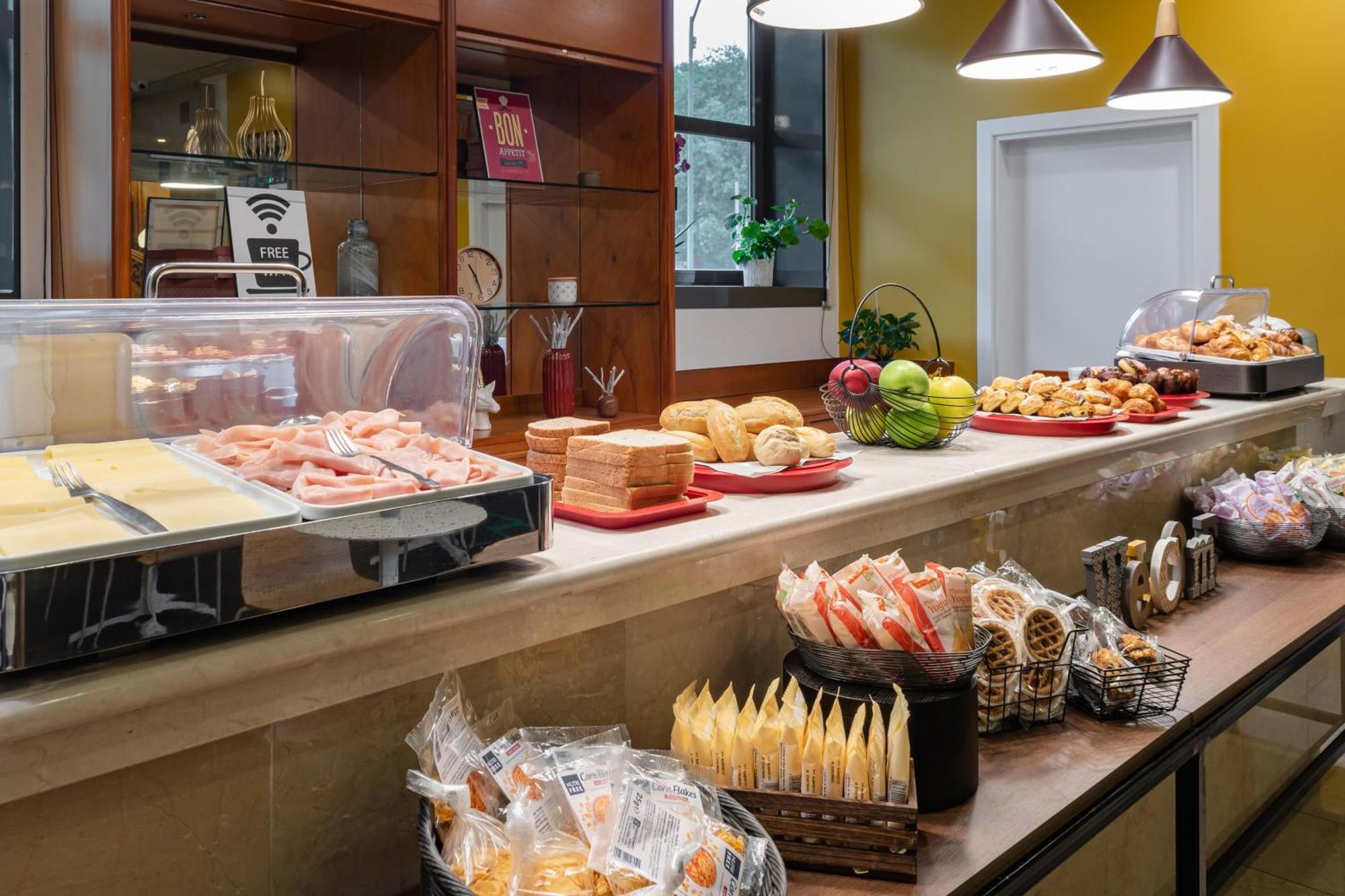 B&B Hotel Cremona Luaran gambar